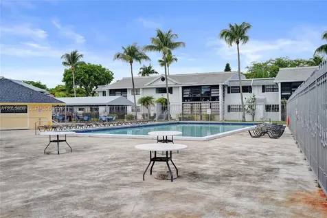 927 NE 199th Street Miami FL 33179