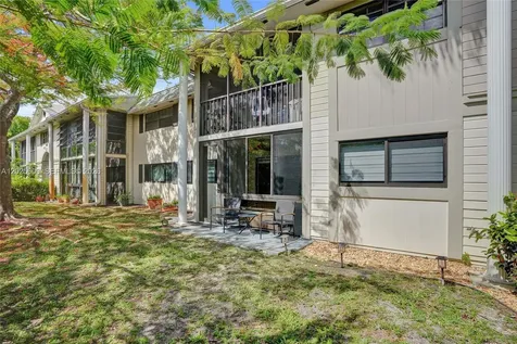 927 NE 199th Street Miami FL 33179