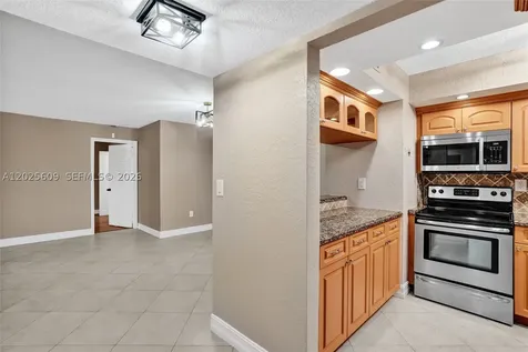 927 NE 199th Street Miami FL 33179