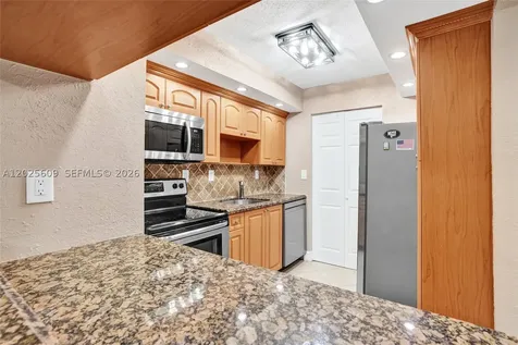 927 NE 199th Street Miami FL 33179