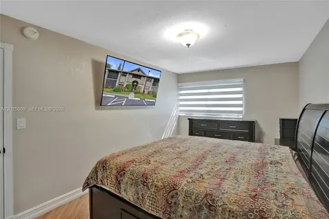 927 NE 199th Street Miami FL 33179
