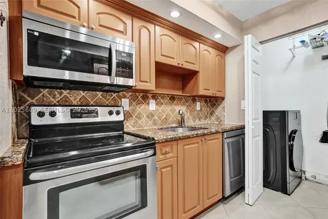 927 NE 199th Street Miami FL 33179