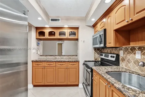 927 NE 199th Street Miami FL 33179