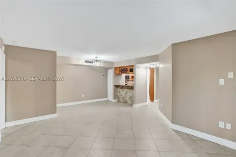 927 NE 199th Street Miami FL 33179