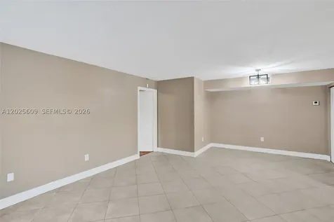 927 NE 199th Street Miami FL 33179