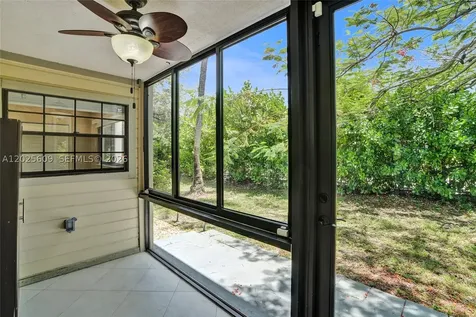 927 NE 199th Street Miami FL 33179