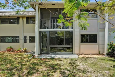 927 NE 199th Street Miami FL 33179