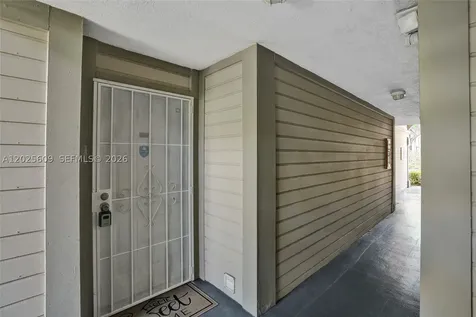 927 NE 199th Street Miami FL 33179