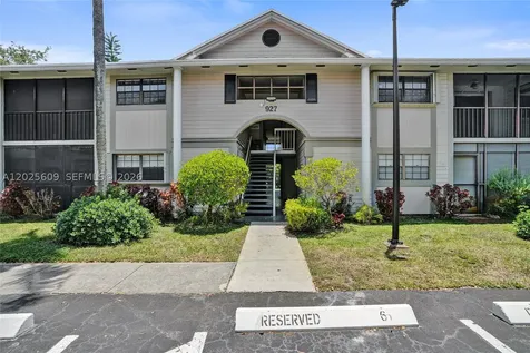 927 NE 199th Street Miami FL 33179