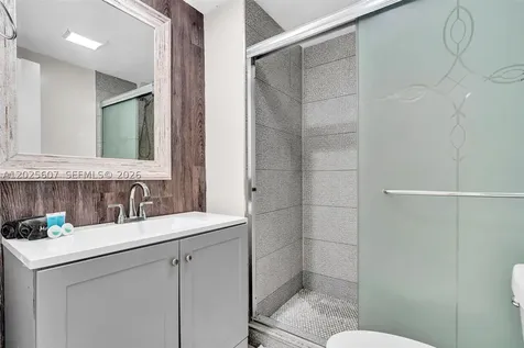 10004 E Bay Harbor Drive Bay Harbor Islands FL 33154