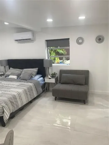 1710 Michigan Avenue Miami Beach FL 33139