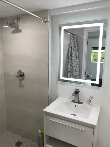 1710 Michigan Avenue Miami Beach FL 33139