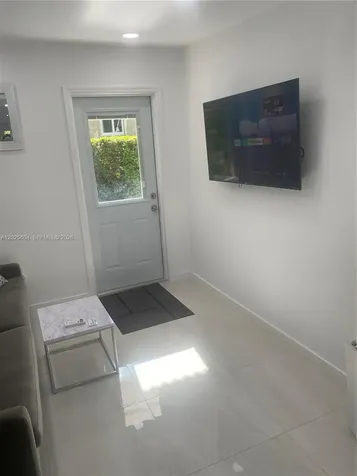 1710 Michigan Avenue Miami Beach FL 33139