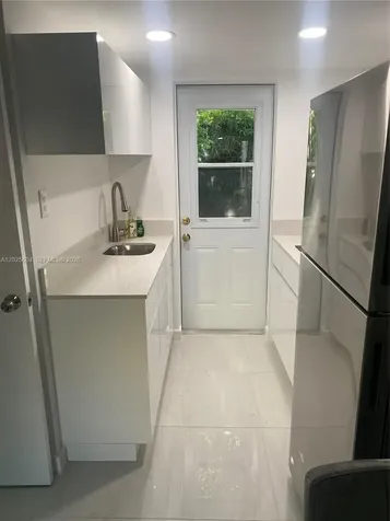 1710 Michigan Avenue Miami Beach FL 33139