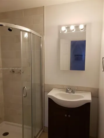 Miami FL 33135
