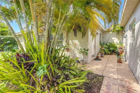 9231 SW 16th Street Miami FL 33165