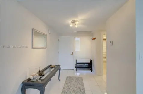 181 Crandon Boulevard Key Biscayne FL 33149