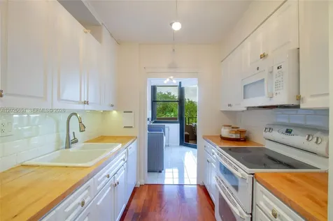 181 Crandon Boulevard Key Biscayne FL 33149