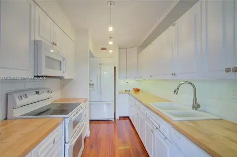 181 Crandon Boulevard Key Biscayne FL 33149
