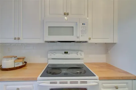 181 Crandon Boulevard Key Biscayne FL 33149
