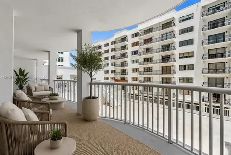 5401 Collins Avenue Miami Beach FL 33140
