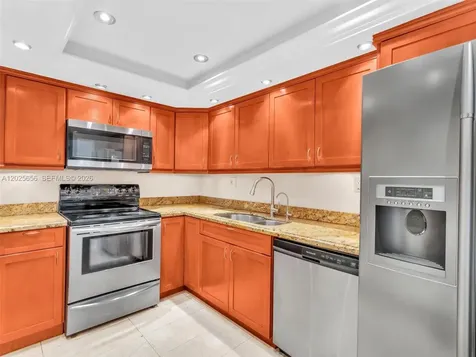 5401 Collins Avenue Miami Beach FL 33140