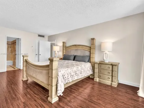 5401 Collins Avenue Miami Beach FL 33140