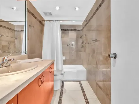 5401 Collins Avenue Miami Beach FL 33140
