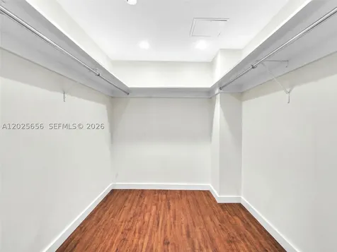 5401 Collins Avenue Miami Beach FL 33140