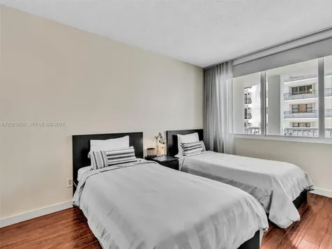5401 Collins Avenue Miami Beach FL 33140