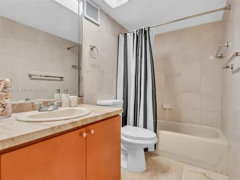 5401 Collins Avenue Miami Beach FL 33140
