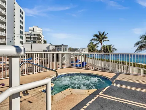 5401 Collins Avenue Miami Beach FL 33140