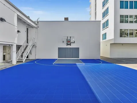 5401 Collins Avenue Miami Beach FL 33140