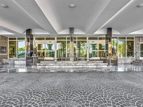 5401 Collins Avenue Miami Beach FL 33140