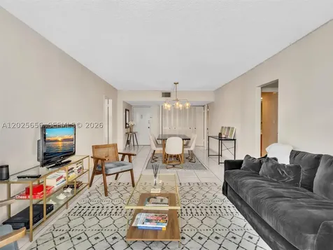 5401 Collins Avenue Miami Beach FL 33140