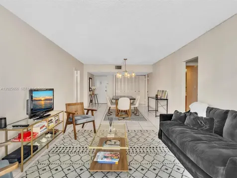 5401 Collins Avenue Miami Beach FL 33140