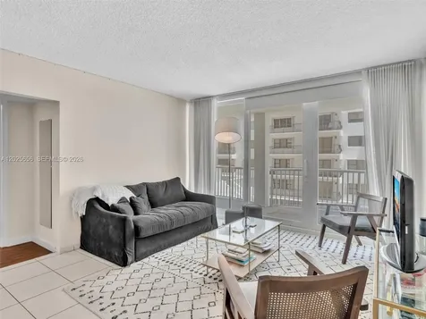 5401 Collins Avenue Miami Beach FL 33140