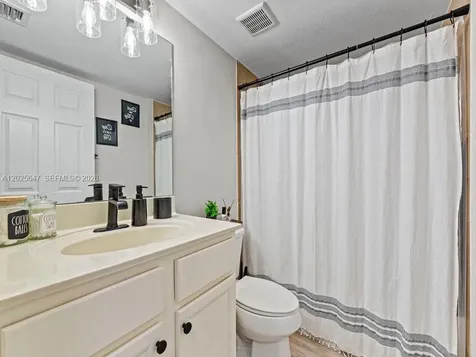 22441 SW 88th Place Cutler Bay FL 33190