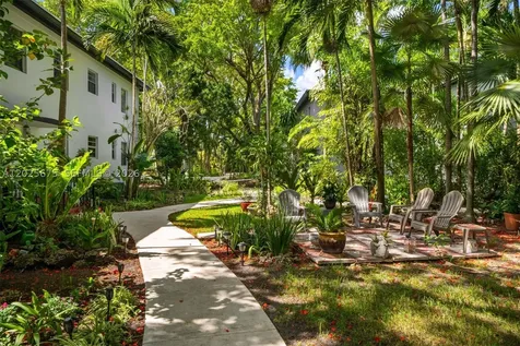 5605 SW 80th Street Miami FL 33143