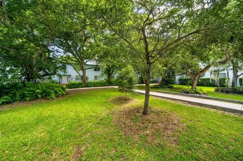 5605 SW 80th Street Miami FL 33143