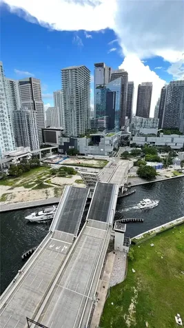 350 S Miami Avenue Miami FL 33130