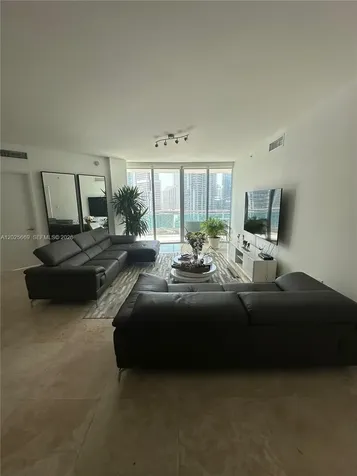 350 S Miami Avenue Miami FL 33130