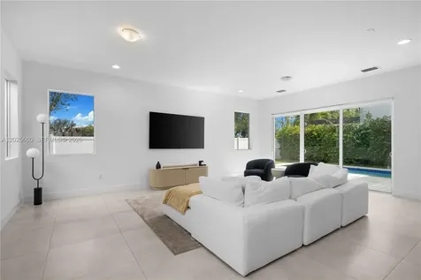 9915 NW 75th Street Doral FL 33178