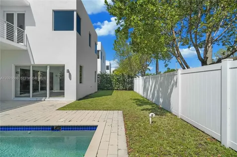 9915 NW 75th Street Doral FL 33178