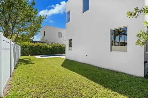 9915 NW 75th Street Doral FL 33178