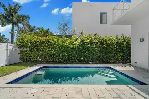 9915 NW 75th Street Doral FL 33178