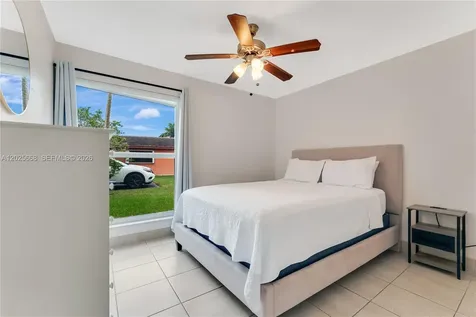 9501 E Palmetto Club Lane E Palmetto Bay FL 33157