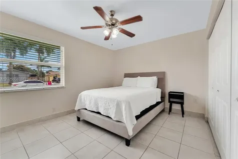 9501 E Palmetto Club Lane E Palmetto Bay FL 33157