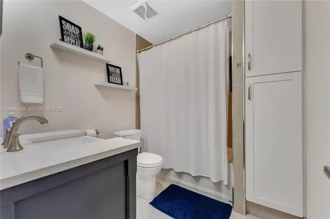 9501 E Palmetto Club Lane E Palmetto Bay FL 33157