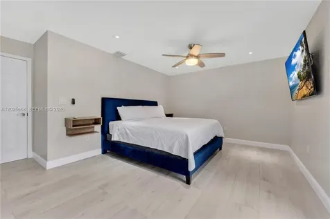 9501 E Palmetto Club Lane E Palmetto Bay FL 33157